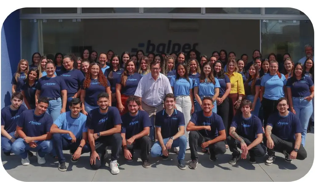 Equipe da Balper reunida na sede em Osvaldo Cruz